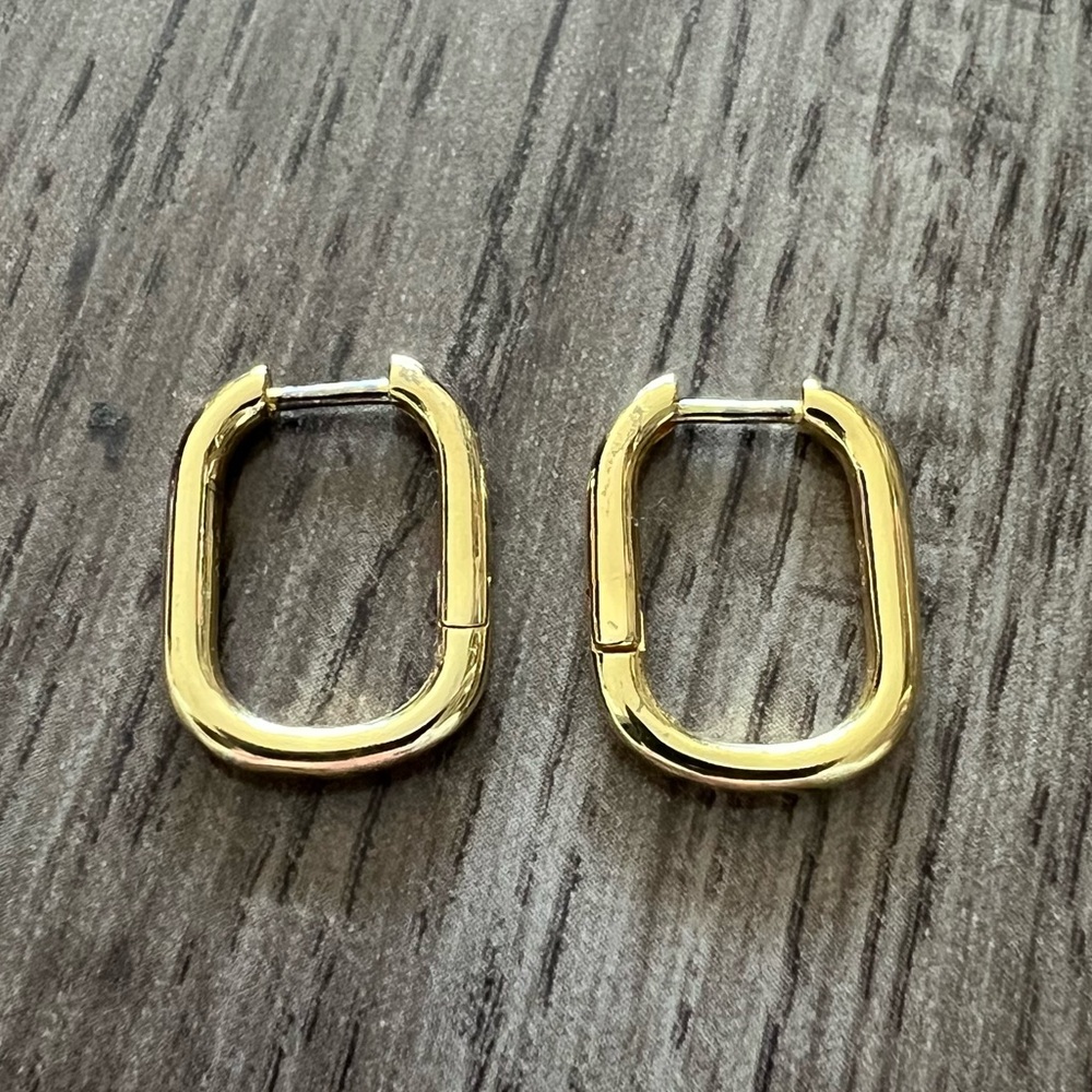 Gold Tone Rectangular Clicker Hoops